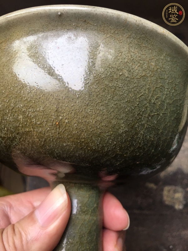 古玩陶瓷龍泉青瓷魚紋高足杯真品鑒賞圖