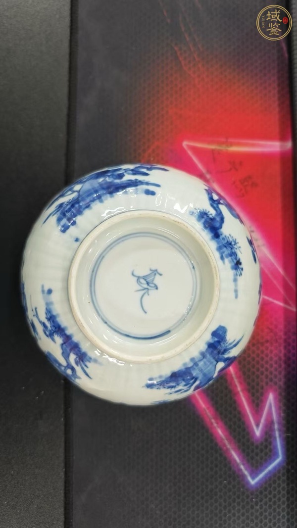 古玩陶瓷花卉紋青花碗真品鑒賞圖