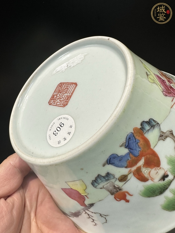 古玩陶瓷粉彩人物馬蹄杯真品鑒賞圖