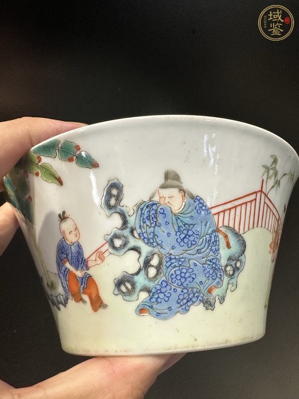 古玩陶瓷粉彩人物馬蹄杯真品鑒賞圖