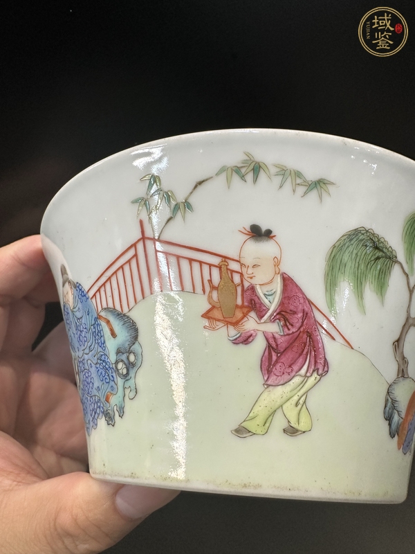 古玩陶瓷粉彩人物馬蹄杯真品鑒賞圖