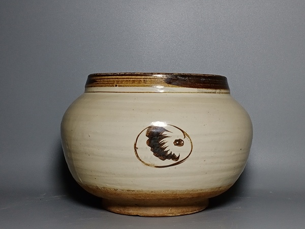 古玩陶瓷元代，磁州窯白釉罐拍賣，當(dāng)前價(jià)格2500元