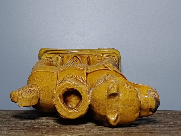 古玩陶瓷清代，獅子燭臺拍賣，當(dāng)前價格866元
