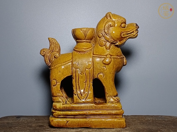 古玩陶瓷燭臺真品鑒賞圖