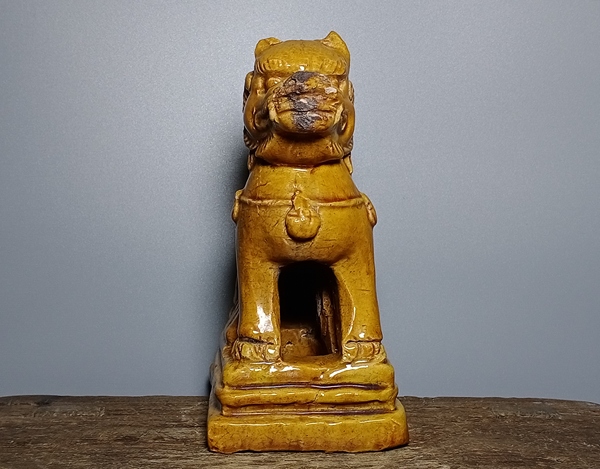 古玩陶瓷清代，獅子燭臺拍賣，當(dāng)前價格866元