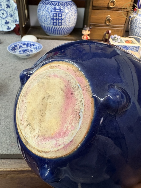 古玩陶瓷乾隆祭藍釉三足爐真品鑒賞圖