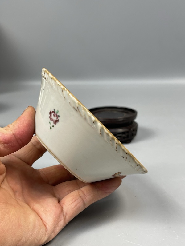 古玩陶瓷清亁隆洋彩花卉紋斗笠茶碗拍賣，當(dāng)前價(jià)格2600元