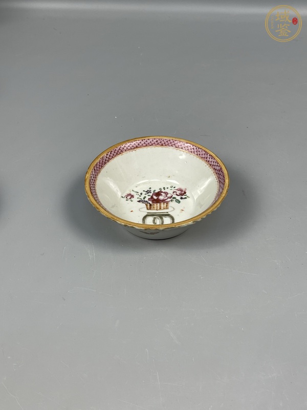 古玩陶瓷廣彩花卉紋茶碗真品鑒賞圖