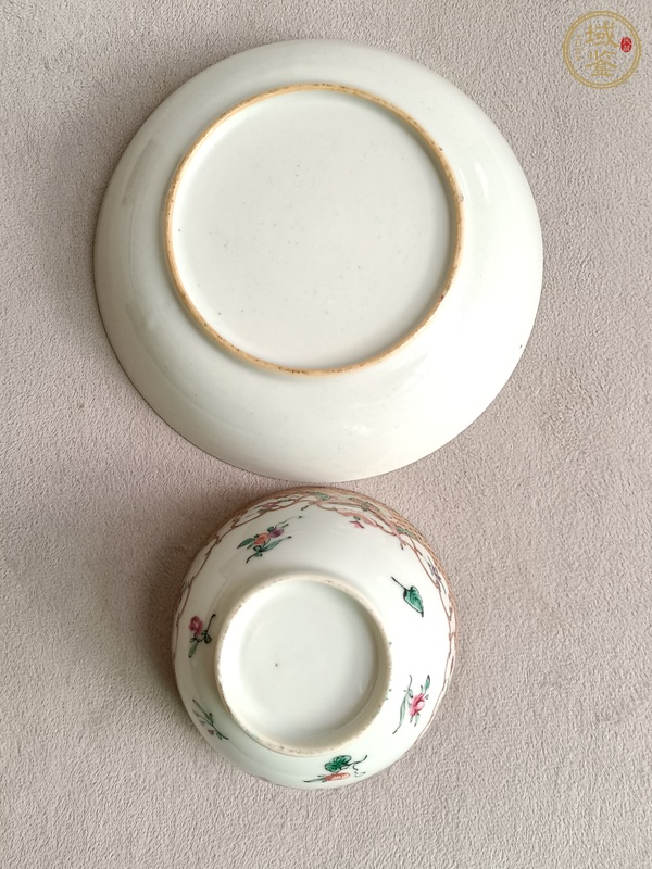 古玩陶瓷廣彩花卉紋杯碟真品鑒賞圖