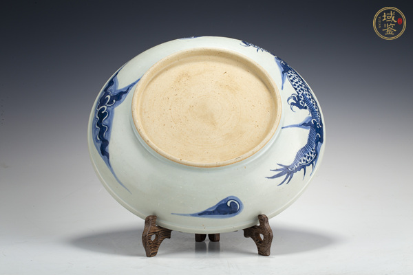 古玩陶瓷清乾隆·青花過墻龍紋盤真品鑒賞圖