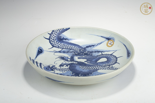 古玩陶瓷清乾隆·青花過墻龍紋盤真品鑒賞圖