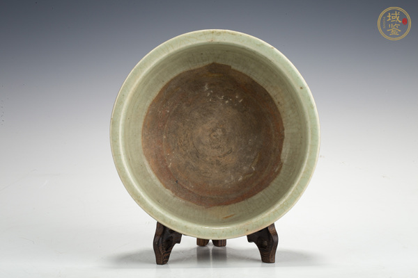 古玩陶瓷明晚·青釉跳刀紋三足爐真品鑒賞圖
