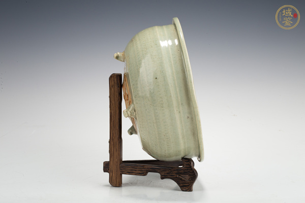 古玩陶瓷明晚·青釉跳刀紋三足爐真品鑒賞圖