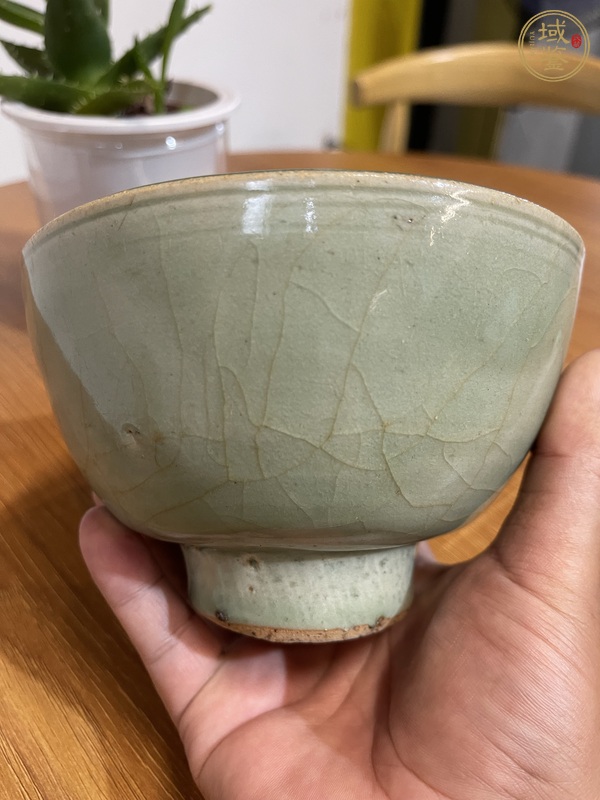 古玩陶瓷龍泉青瓷碗真品鑒賞圖