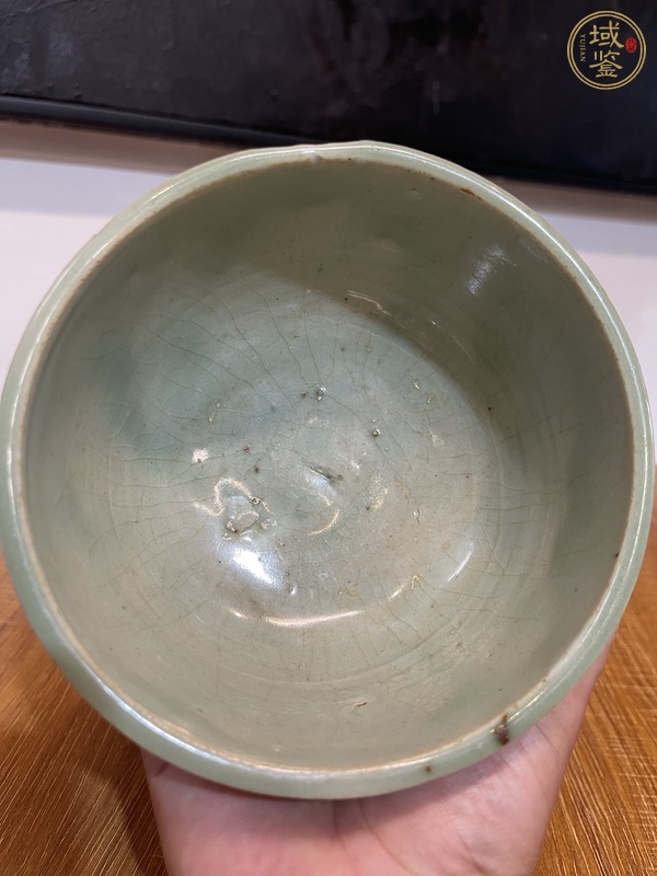 古玩陶瓷龍泉青瓷碗真品鑒賞圖