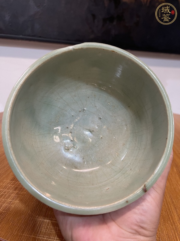 古玩陶瓷龍泉青瓷碗真品鑒賞圖