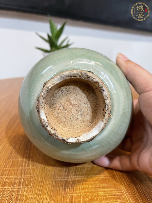 古玩陶瓷龍泉青瓷碗真品鑒賞圖
