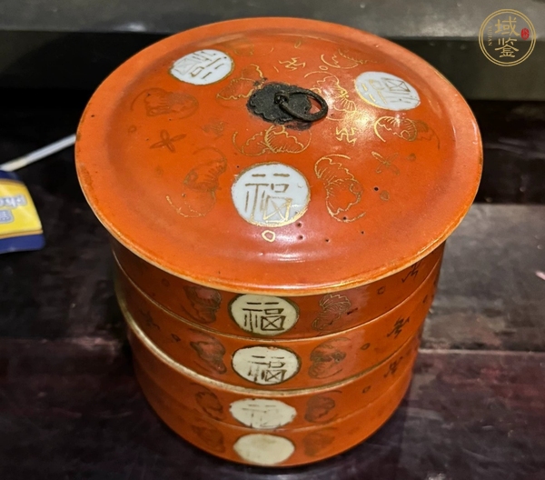 古玩陶瓷珊瑚紅釉描金開光吉語紋疊盒真品鑒賞圖