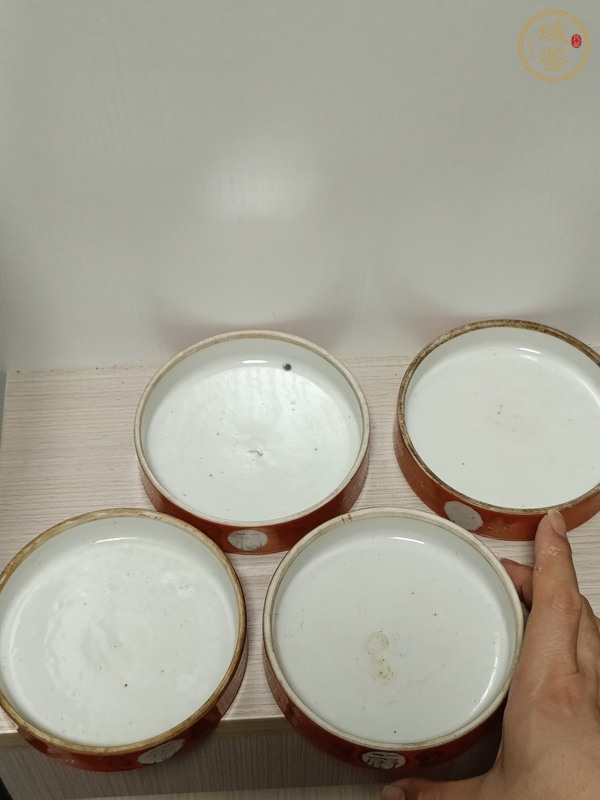 古玩陶瓷珊瑚紅釉描金開光吉語紋疊盒真品鑒賞圖