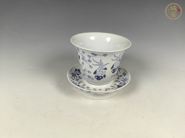 古玩陶瓷清晚魚(yú)藻紋青花玲瓏瓷鈴鐺杯碟真品鑒賞圖
