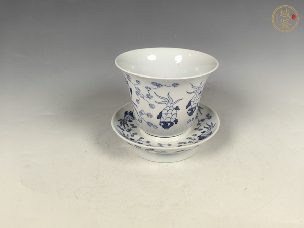 古玩陶瓷清晚魚(yú)藻紋青花玲瓏瓷鈴鐺杯碟真品鑒賞圖