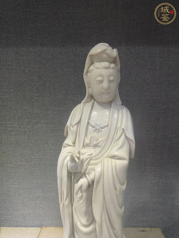 古玩陶瓷德化窯觀音塑像真品鑒賞圖