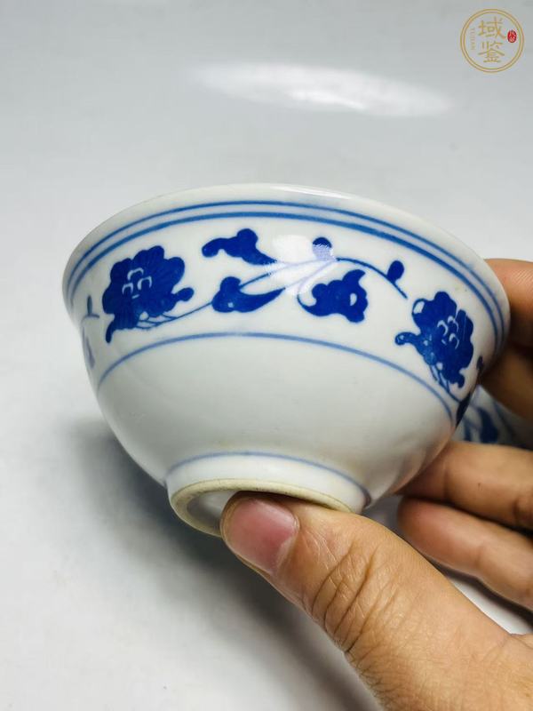 古玩陶瓷青花纏枝花卉紋碗真品鑒賞圖