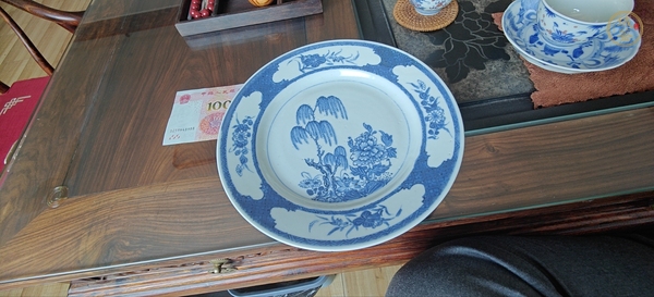古玩陶瓷花卉紋青花盤真品鑒賞圖