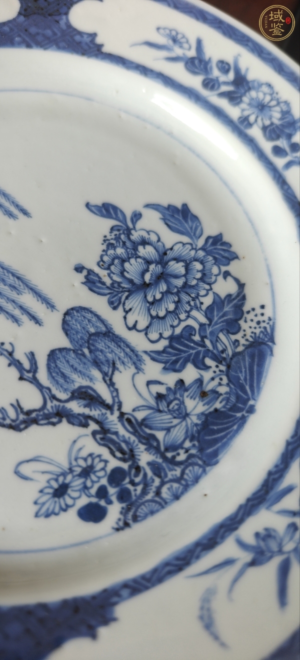 古玩陶瓷花卉紋青花盤真品鑒賞圖