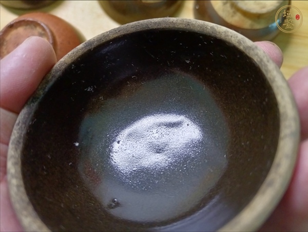 古玩陶瓷黑釉茶碗真品鑒賞圖
