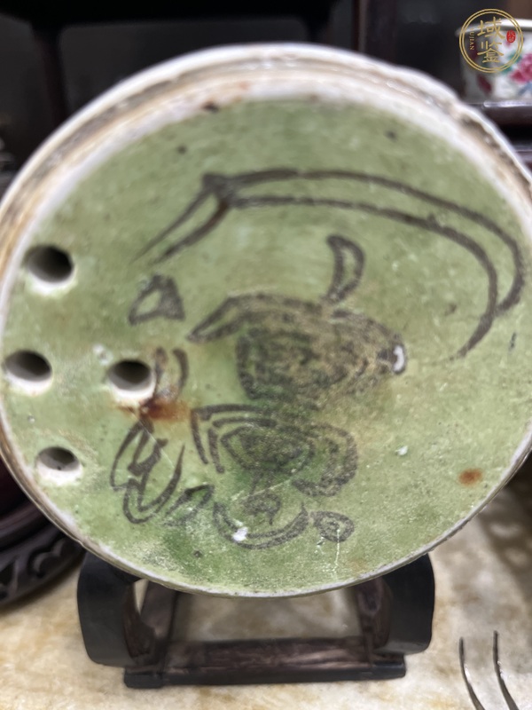 古玩陶瓷花鳥紋五彩筆筒真品鑒賞圖