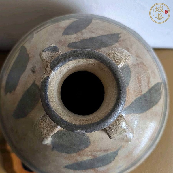 古玩陶瓷磁州窯白底黑花四系瓶真品鑒賞圖