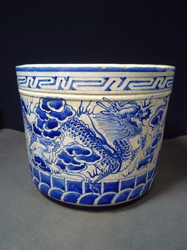 古玩陶瓷清中晚期細路青花二龍戲珠特大號爐尺寸直徑23cm高19.5cm拍賣，當前價格2888元