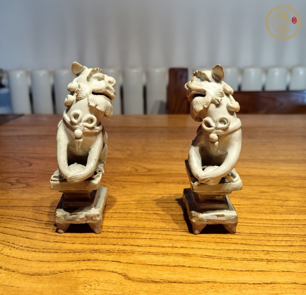 古玩陶瓷宋元時期青白釉獅子塑像真品鑒賞圖