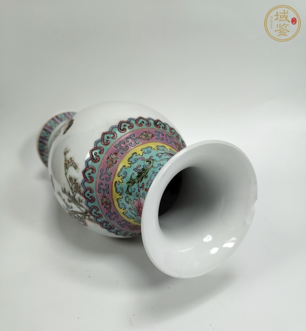 古玩陶瓷粉彩人物故事紋觀音瓶真品鑒賞圖