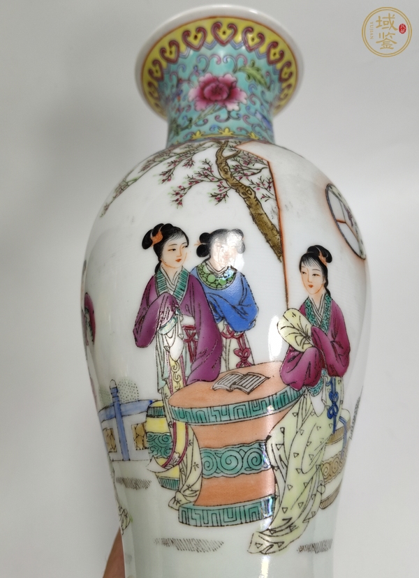 古玩陶瓷粉彩人物故事紋觀音瓶真品鑒賞圖