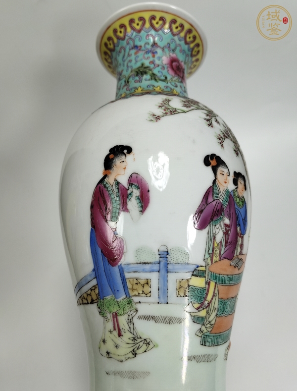 古玩陶瓷粉彩人物故事紋觀音瓶真品鑒賞圖