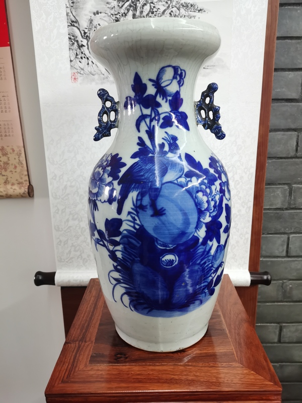 古玩轉(zhuǎn)賣花鳥紋青花瓶拍賣，當(dāng)前價格0元