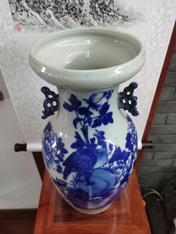 古玩陶瓷花鳥紋青花瓶拍賣，當(dāng)前價(jià)格2800元