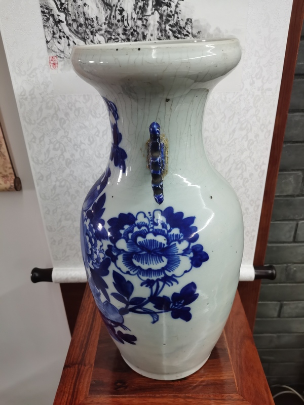 古玩陶瓷花鳥紋青花瓶拍賣，當(dāng)前價(jià)格2800元