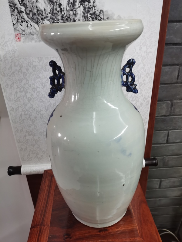 古玩陶瓷花鳥紋青花瓶拍賣，當(dāng)前價(jià)格2800元