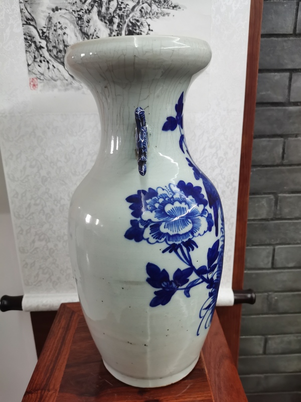 古玩陶瓷花鳥紋青花瓶拍賣，當(dāng)前價(jià)格2800元