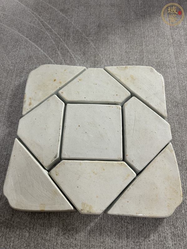古玩陶瓷粉彩花卉紋攢盤真品鑒賞圖