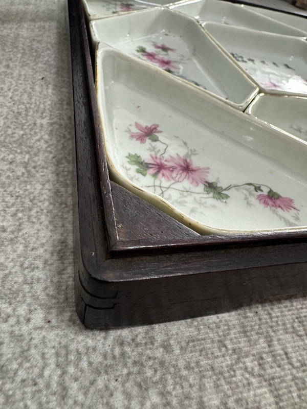 古玩陶瓷粉彩花卉紋攢盤拍賣，當(dāng)前價格2800元
