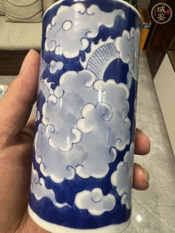 古玩青花留白青花云龍紋筆筒真品鑒賞圖