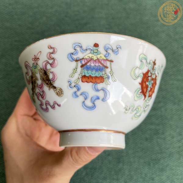 古玩陶瓷粉彩八寶紋茶碗真品鑒賞圖