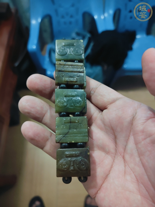古玩地方玉雕“獸面紋”手排真品鑒賞圖