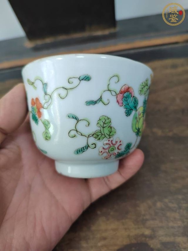 古玩陶瓷粉彩癩瓜紋杯真品鑒賞圖
