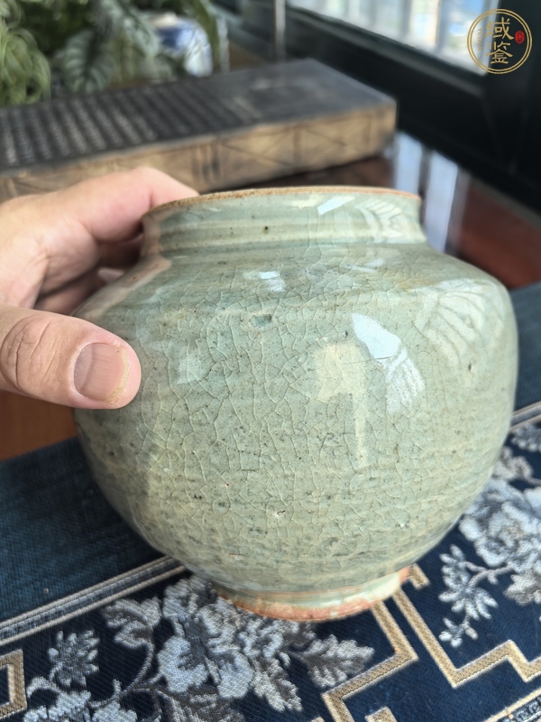 古玩陶瓷龍泉青瓷罐真品鑒賞圖
