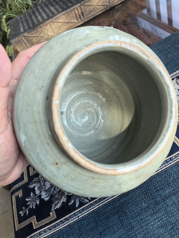 古玩陶瓷元末明初·龍泉青瓷罐拍賣(mài)，當(dāng)前價(jià)格3666元